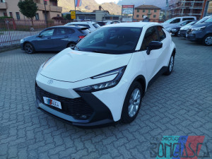 TOYOTA C-HR 1.8 HYBRID TREND FWD E-CVT